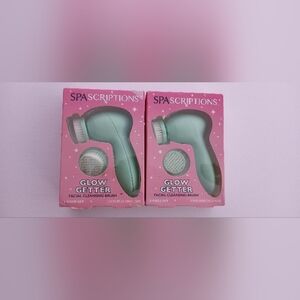 ☆☆☆New Glow Getter Facial Cleansing Brush 2 pcs. You get 2!!!☆☆☆